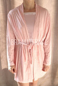 CONJUNTO CAMISOLA Y BATA ROSADA PUNTOS