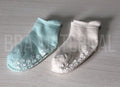 CALCETINES ANTIDESLIZANTE CELESTE Y BEIGE